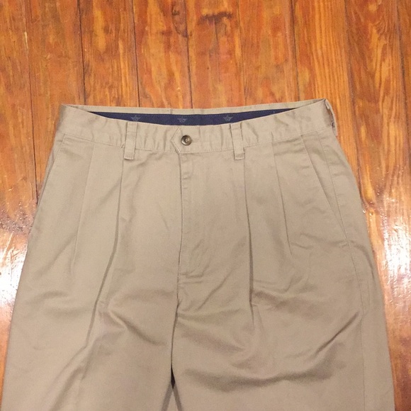 Dockers - Picture 2 of 3